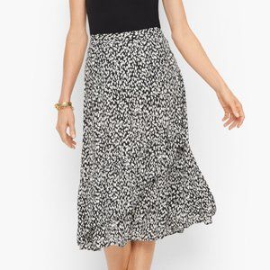 Women's Talbots Abstract Black & White Midi Skirt in Size XS